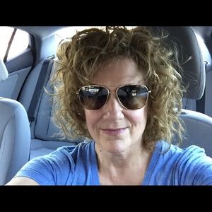 Meet your Posher, Cari